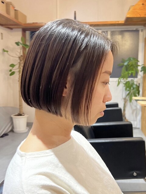 丸みショートヘアピンクベージュカラーミルクティーベージュ