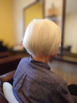 ルルゥズヘアー(Lou Lou's Hair) グレイショート