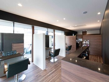 シンクサロン(Think Salon)の写真/マンツーマン施術だからこそ築けるお客様とスタイリストの信頼関係☆私たちと築いてみませんか？