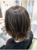 『オリーブアッシュ×ミディアムレイヤー』