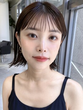 メゾンアクア 表参道(Maison ACQUA) +切りっぱなしボブルフ/黒髪ネビージュ/小顔ワンレン縮毛矯正