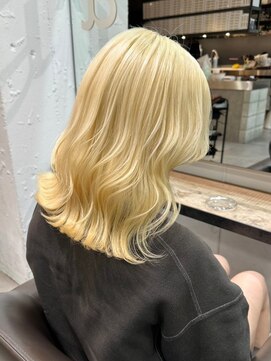 ベレーザ 渋谷(BELEZA) 11350金髪ホワイトブロンド韓国タンバルモリボブマロンベージュ