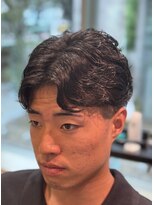 ファースト 仙台店(first)&nbsp;黒髪センターパート｜清潔感と大人っぽさを両立するトレンド