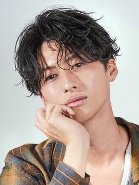 オーシャントーキョーオーバー(OCEAN TOKYO OVER) 黒髪ビジネス波巻きツイストスパイラルニュアンスシャドウパーマ