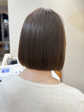 ボブ　ブリーチなし　オリーブベージュ