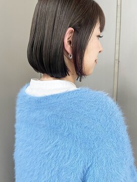 バズ ビー(BUZZ Bee) 透明感カラー/ココアブラウン/ミディアムボブ