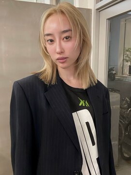 カシェ ホリエ(CACHE HORIE) ブロンドカラー大阪 / ブリーチ大阪 / レイヤーカット / 牧野