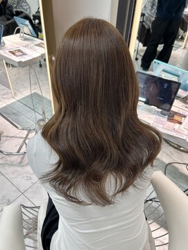 ロンドルピナス 小倉(Lond Lupinus) ミディアムレイヤーカット/似合わせカット/大人ガーリー/20代