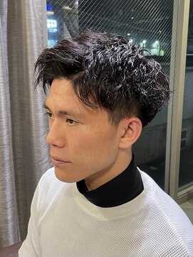 ブルニール 中崎町(BLEUNIR) ツイストスパイラル ソフトツイスト アップバング ツーブロック