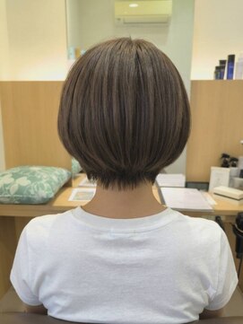 ウイバイファースト(u'i by first) 大人女性に人気♪丸みシルエットのショートボブ
