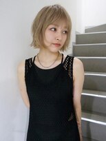ルーム(Loom.)&nbsp;ケアブリーチ レイヤーボブ 流しバング ハイトーンボブ