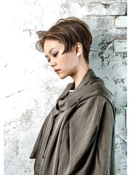 ブルー ヘアーメイク(Blue Hair Make) かきあげバングのジェンダーレスショート