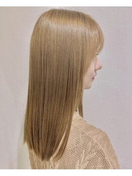 フロー(flow) 20代30代ナチュラルな透明感♪抜け感ハイトーン髪質改善ベージュ