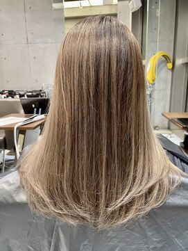 ヘアールーム プリズム(Hair room Prism) ホワイトベージュ