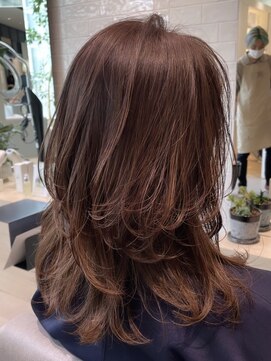 ステア ケース(stair case) 【NATASHA】ミディアム小盛りレイヤー