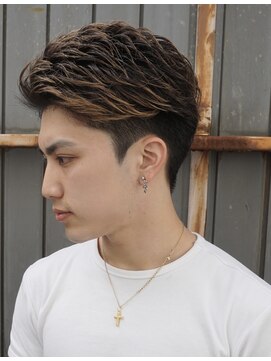 フリーク バーバーショップ 都島店(FREAK BARBER SHOP) アップバングツーブロック束感ショート