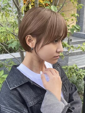 ミィ 浦和(mee) デザインカラールイヤーカット/ウェットヘア／オリーブべージュ