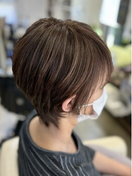 ヘアメイクデュウ(HAIR MAKE Dew)の写真/“ダメージをカラーで修復”髪の芯から潤いを与え、艶のある上品な髪色に♪大人女性の為のグレイカラー☆