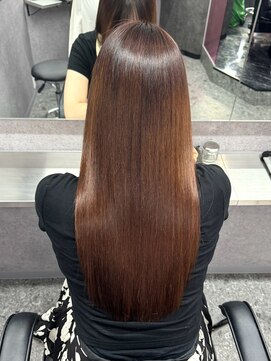 スライバイリアオオサカ(Sly By Ria OSAKA) 艶髪/髪質改善/縮毛矯正/酸熱トリートメント【梅田】【大阪】