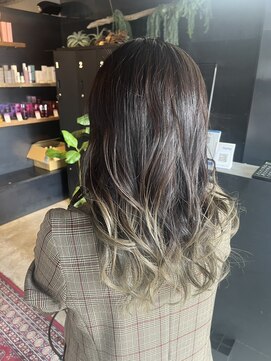 リンダイーロ(Linda Hiro) 【札幌円山】デザインカラー/ブリーチ/グラデーションカラー