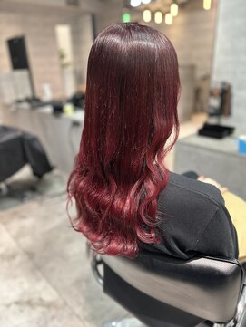 シーク 蒲田(Seek) グラデーション×チェリーレッド