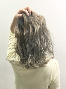 ルーツアイリー 心斎橋(ROOTS IRIE) 10代20代30代◎外国人カラー×ラベージュ#外ハネ