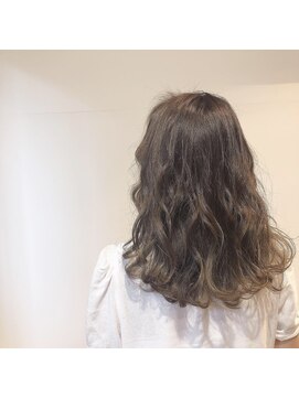 五角髪 赤みを消したやーつ、オリーブではなくカーキね！