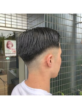 イッシュ バイ ファンドット(ish by fan.) スキンフェードスタイル