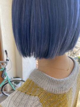 パディントン(Paddington) フラットボブ・ネイビーブルーで、モード感☆