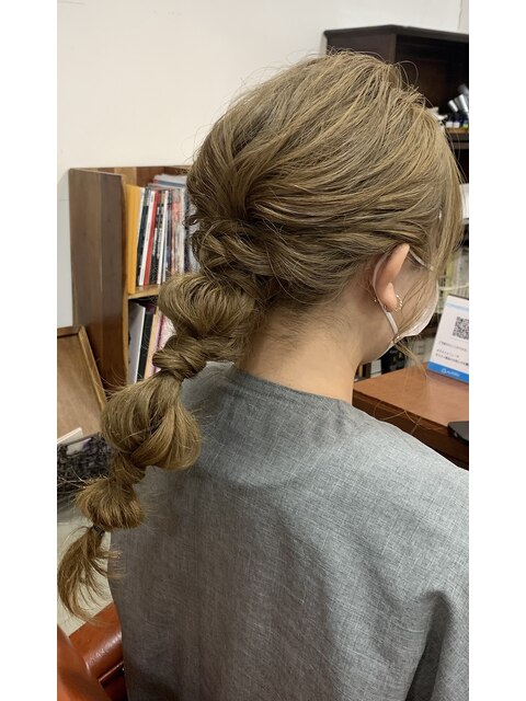 編みおろしヘアアレンジ