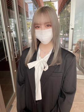 ダブル(W) ホワイトウルフ/顔まわり/セミロング/シースルーバング/藤が丘