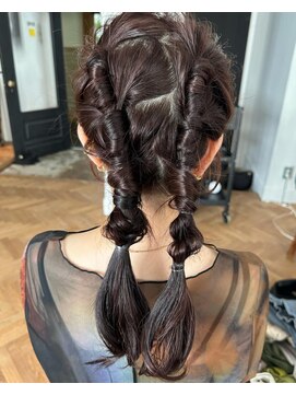 ヨーク(yoke.) 個性派ツインヘア