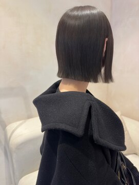 オー(Eau) ぷつっとボブ×地毛風ブルーアッシュカラー