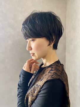 ハルキ ミナト ジャパン オオサカ(HARUKI MINATO japan OSAKA) 40代50代小顔似合わせカットくびレイヤーエモージュ大人可愛い