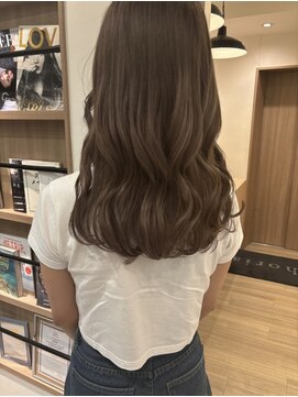 ユーフォリア 青山(Euphoria) 【担当きょうこ】ブリーチ1回シアーベージュ/うる艶カラー