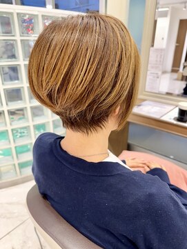 アッシュ 下北沢店(Ash) 白髪染めハイライトのくびれショート