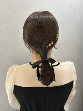 ハイヴィー(Hivi) ローポニーアレンジ