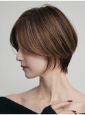 表参道酸性ストレートショートボブレイヤーアッシュベージュ40代