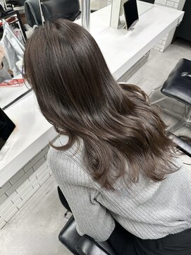 ジーナ 梅田(Zina) 艶髪 低めレイヤー×ナチュラルブラウン【Zina梅田】