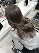 ジーナ 梅田(Zina) 艶髪 低めレイヤー×ナチュラルブラウン【Zina梅田】