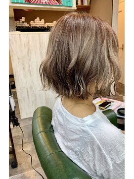 アジリ(agili) こなれた雰囲気を大事にボブ