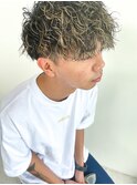 前下がりマッシュ波巻きスパイラルパーマメンズツーブロック横浜