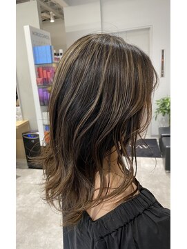 アヴァンス 京橋店(AVANCE) 3Dハイライトで大人可愛く