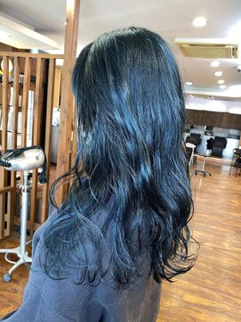 カルフール オハナ せんげん台西口店(Carrefour OHANA) ネイビーブルー/黒髪/透明感/イルミナカラー/トリートメント