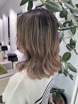 ステア ケース(stair case) 地毛残しロゼシャンパンゴールド　バレイヤージュ　３０代４０代