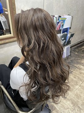 サル(saru) ☆ハイライトカラー＋グレージュ☆