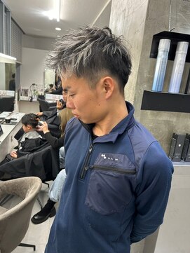 メンズサロン キング 梅田店(Men’s salon K!ng) 波巻きツイストスパイラルパーマ/フェザーパーマ/眉毛/メンズ