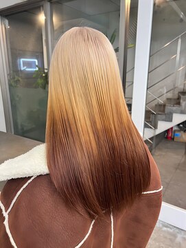 レコ(LECO) 黒染めからワンブリーチでできるデザインカラー