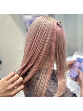 グロウ 渋谷(grow) ミルクティーとペールピンクのデザインカラー