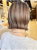 夏の白髪ぼかしハイライト×透明感ショートボブ◎40代30代